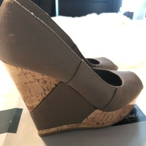Open toe tan wedges